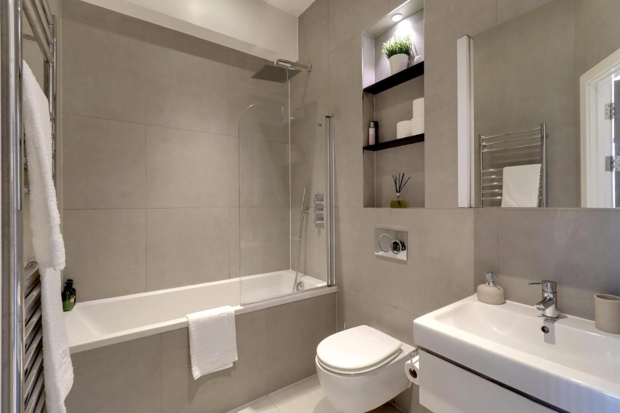 La Casa Suites Slough Extérieur photo