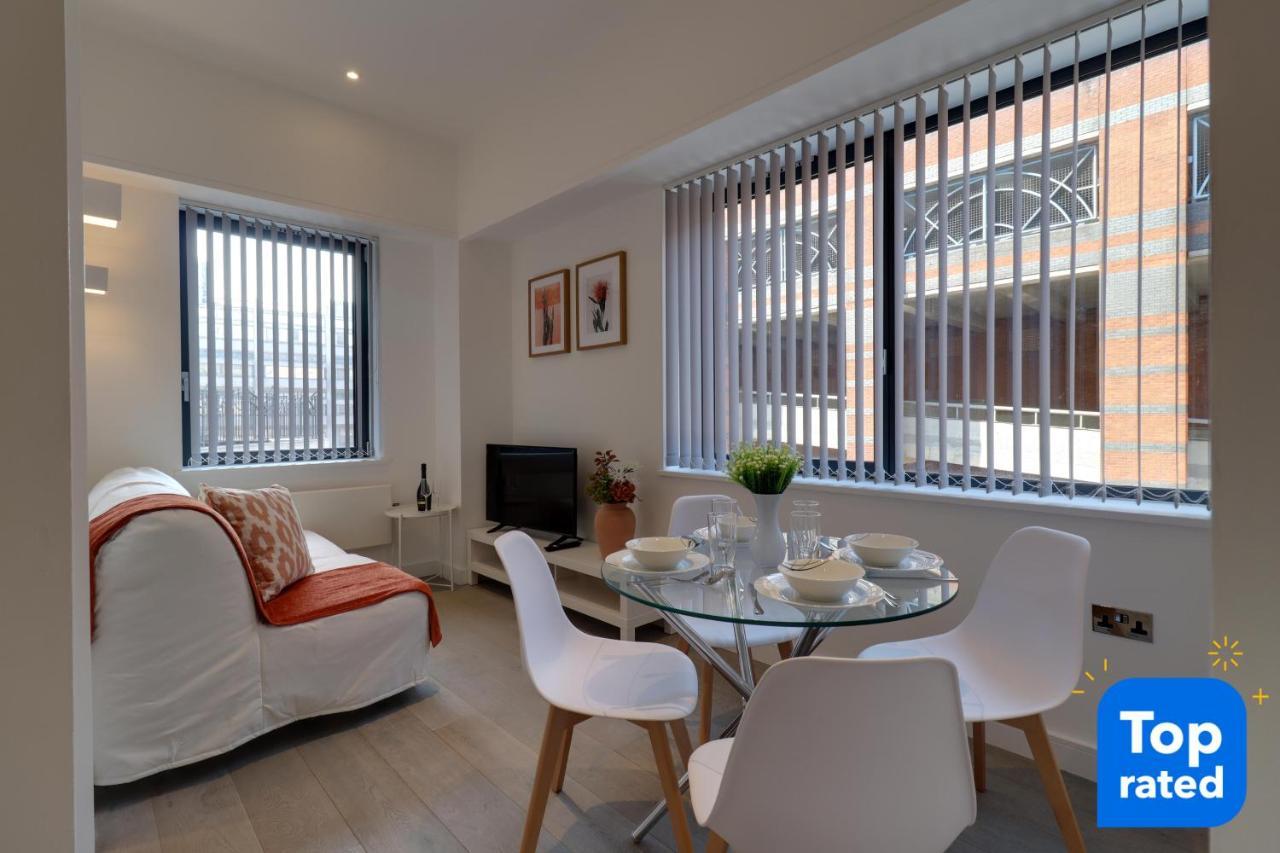 La Casa Suites Slough Extérieur photo